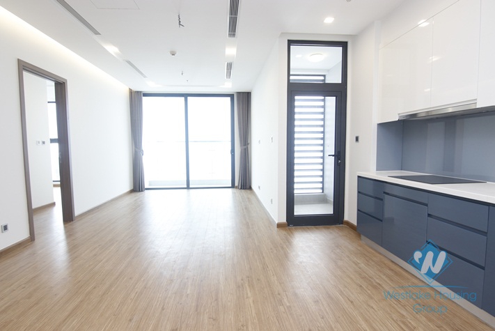 Unfurnished two bedrooms apartment for rent in Vinhome Metropolis, Ba Dinh district, Ha Noi
